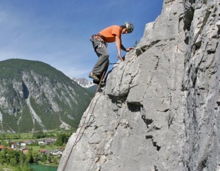  与 Antipodes 攀登 